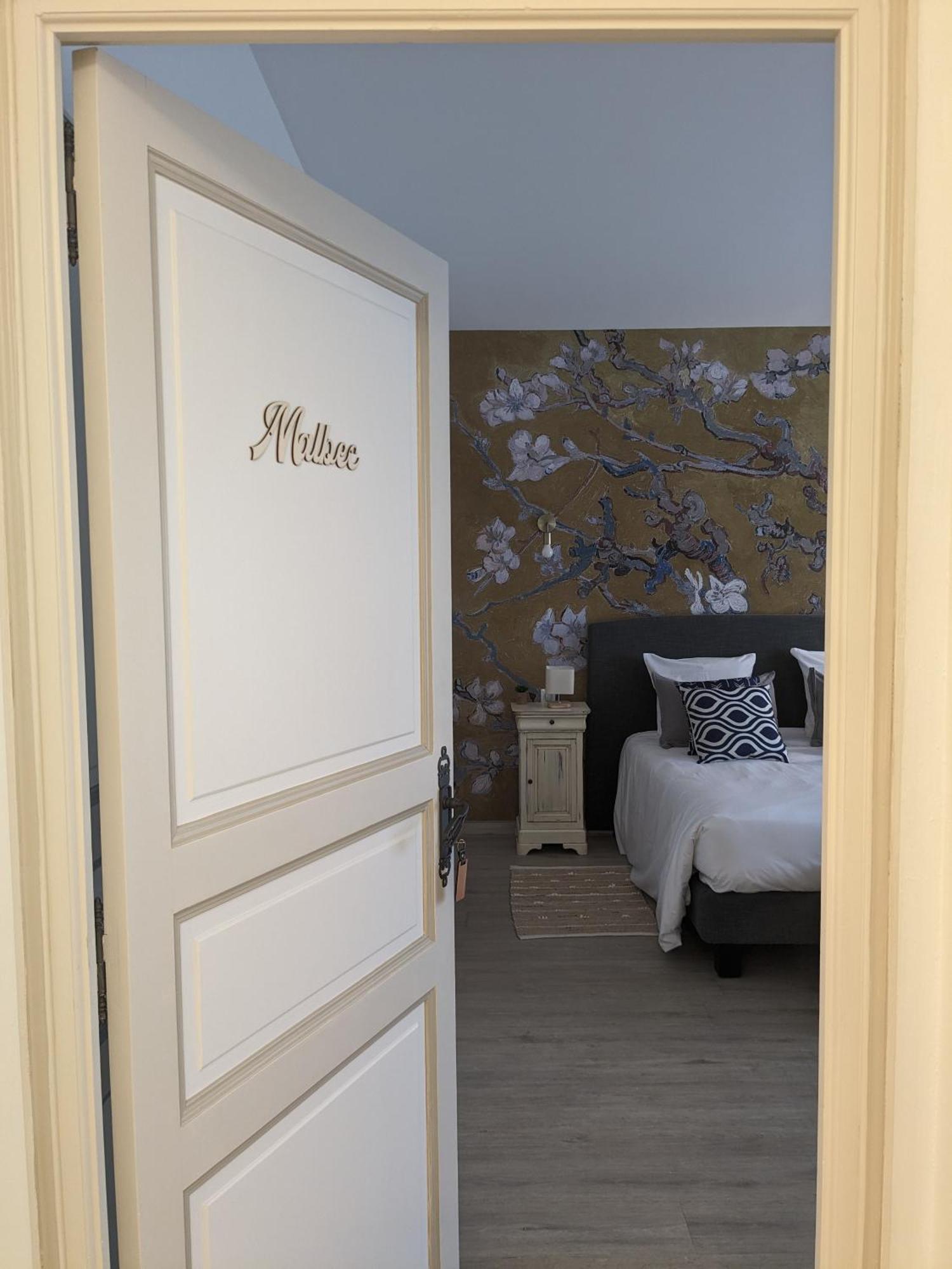 Le Domaine De La Tour Des Vents Bed & Breakfast Bergerac Bagian luar foto