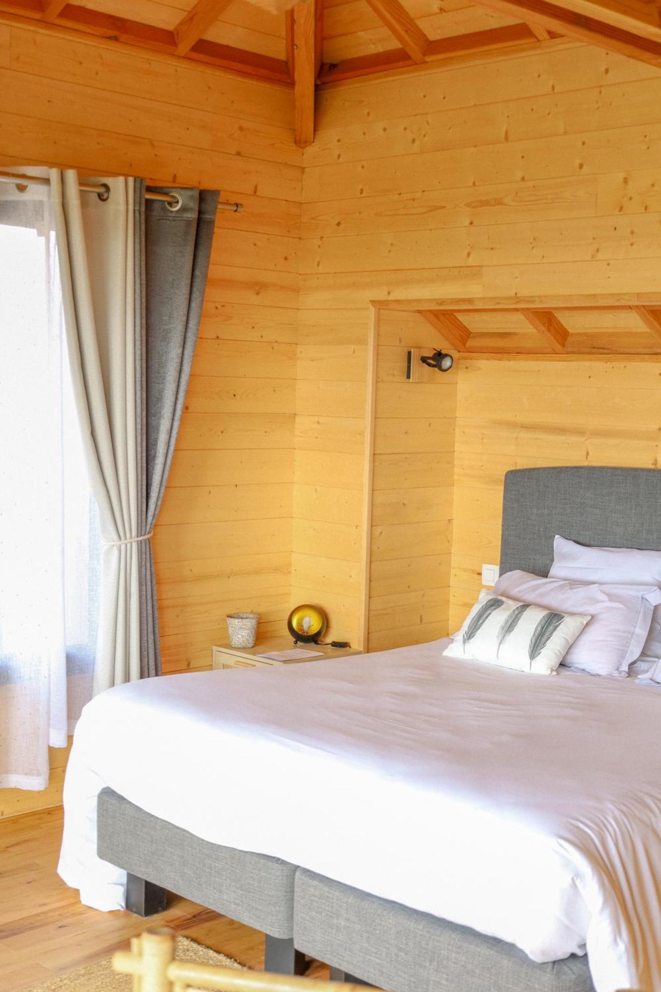 Le Domaine De La Tour Des Vents Bed & Breakfast Bergerac Bagian luar foto