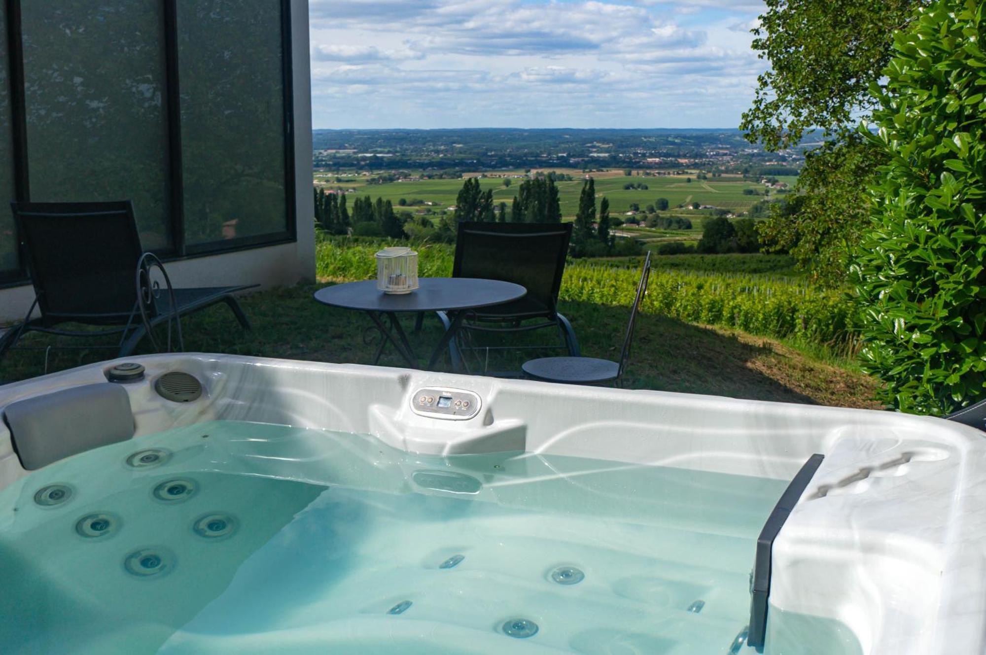 Le Domaine De La Tour Des Vents Bed & Breakfast Bergerac Bagian luar foto